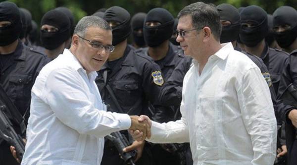 Condenan a expresidente salvadoreño Mauricio Funes y exministro por la tregua con pandillas