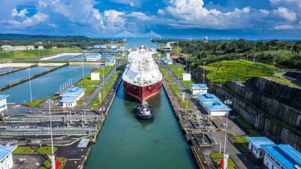 Canal de Panamá podría limitar y reagendar tránsito de buques por sequía
