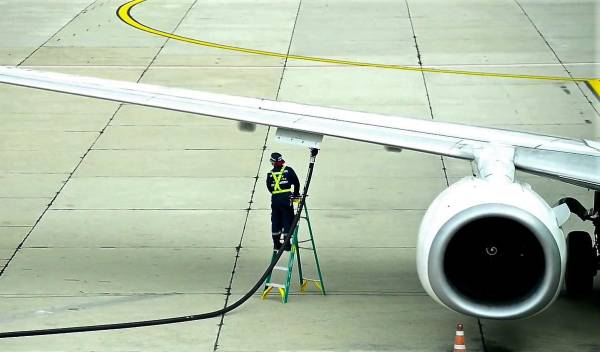 La producción de combustible sostenible de aviación aumentó un 200 % en 2022