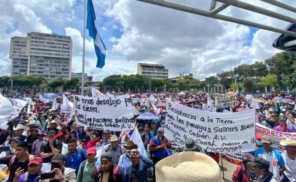 Guatemala: Manifestantes salen a las calles y piden renuncia de funcionarios