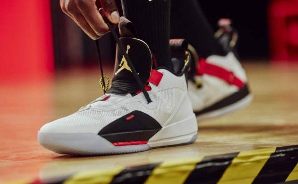 Nike apuesta por los auto-cordones para sus icónicos Air Jordan