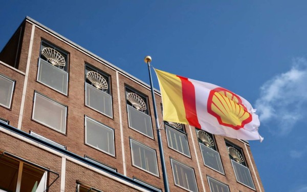 Shell will move its tax headquarters to the UK