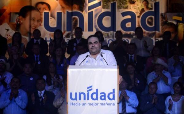 Elías Antonio Saca fue presidente de El Salvador entre 2004 y 2009. Buscó la presidencia de la República de nuevo en las elecciones de 2014 bajo la bandera de la coalición Unidad.