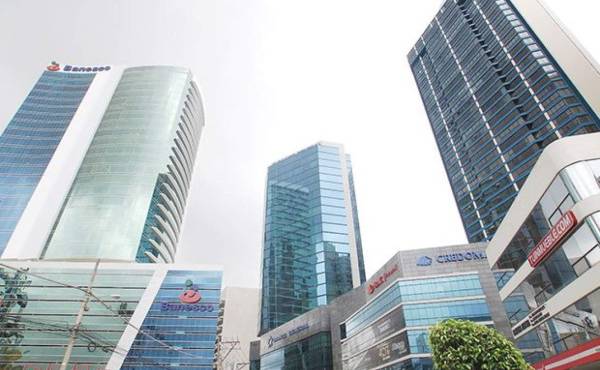 Banqueros de Panamá alertan de riesgos en el sistema nacional de créditos por proyecto de ley   