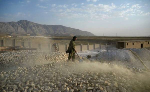 Litio, tierras raras y opio: estas son las riquezas naturales de Afganistán