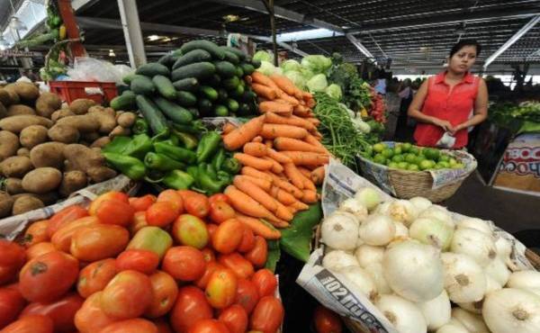San Salvador.-07 072014Frutas, verduras y frijoles icrementan precios,Foto EDH. Lissette Monterrosa