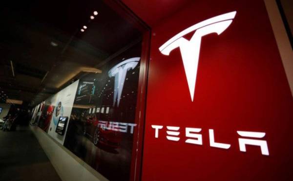 Tesla enfrenta otra demanda por discriminación racial