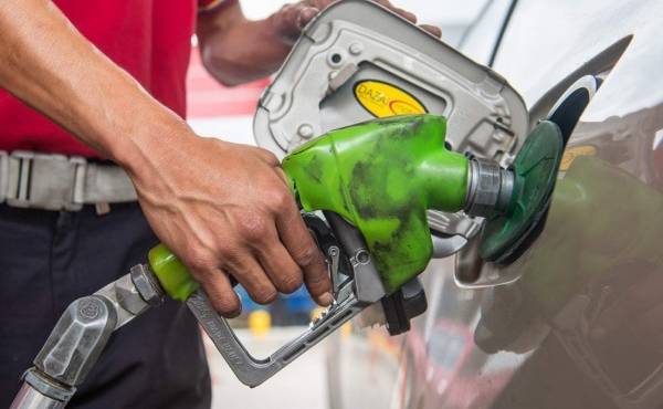 En Venezuela, donde la distribución de carburantes es un monopolio del Estado, los precios de venta son inferiores al coste de producción y de comercialización.
