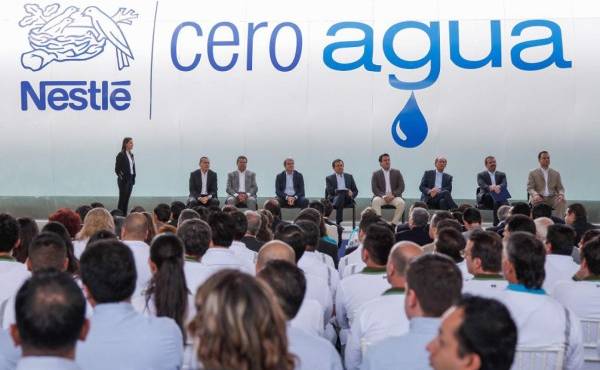 Inauguración fábrica cero agua en Jalisco México. (Foto: La Jornada)