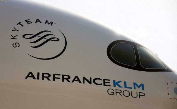 Otros bajan precios de sus boletos, pero Air France-KLM los aumenta como parte de su plan para reducir emisiones de CO2
