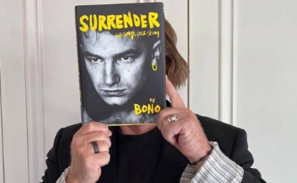 Bono de U2 lanza ‘Surrender’, sus memorias