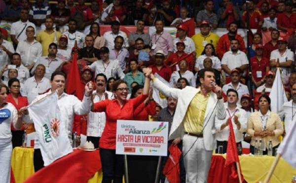 Periodista será candidato presidencial por alianza opositora en Honduras