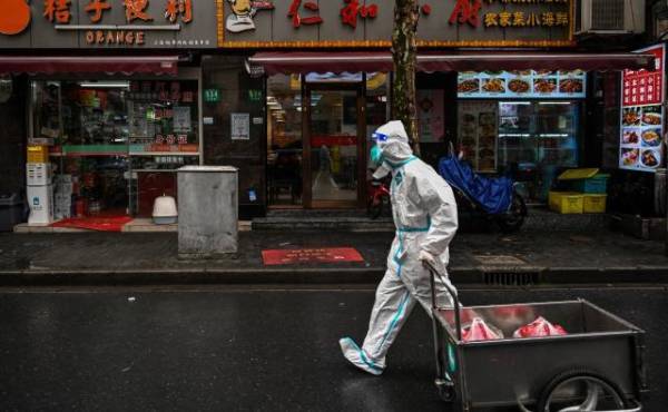 Empieza confinamiento en la ‘ciudad iPhone’ de China tras violentas protestas