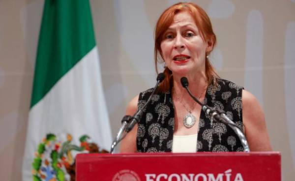 Renuncia a su cargo secretaria de Economía de México