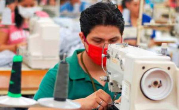 En Nicaragua las fábricas de textiles operan únicamente en los parques industriales de zonas francas, un sector pujante que ofrece 108.000 empleos. De no extenderse, miles de empleos estarían en riesgo. (Foto: Archivo).