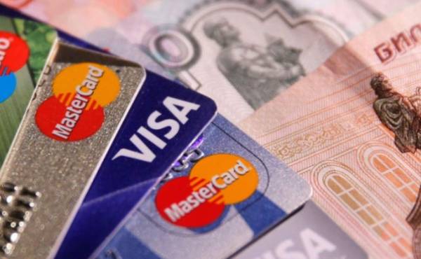Visa y Mastercard suspenden operaciones en Rusia por guerra con Ucrania