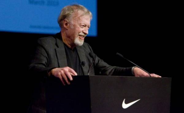 Fundador de Nike dona US$1.000 millones en acciones a la caridad