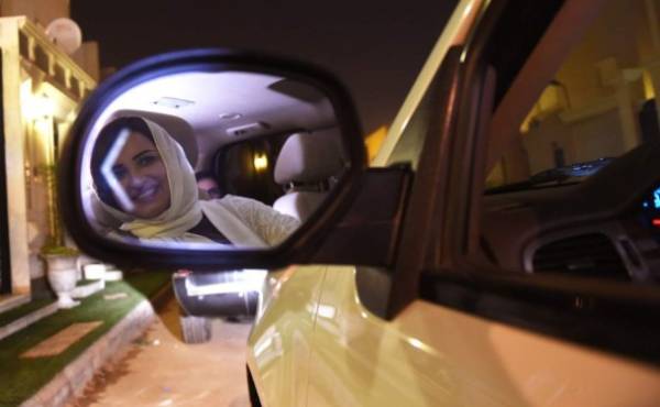 Las mujeres ganan por fin el derecho a conducir en Arabia Saudita