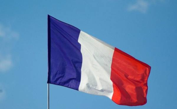Francia busca oportunidades de inversión en el Istmo