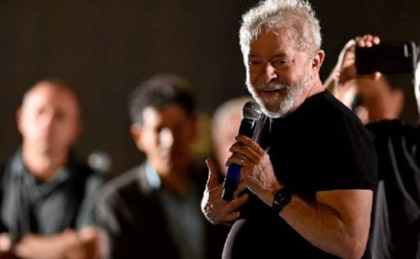 Aunque Lula ya se anotó en la carrera presidencial, su candidatura está en veremos debido a su situación judicial. (Foto: AFP).