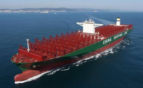 Unas 900 millones de toneladas de productos serían transportados por la vía, equivalente a un 5% del comercio marítimo, según las estimaciones de los promotores del canal.