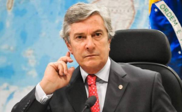 La denuncia contra Collor, actualmente senador y presidente de Brasil desde 1990 hasta 1992 -cuando renunció en medio de un proceso de impeachment en su contra por corrupción- está bajo secreto de sumario y no fueron informados los cargos.