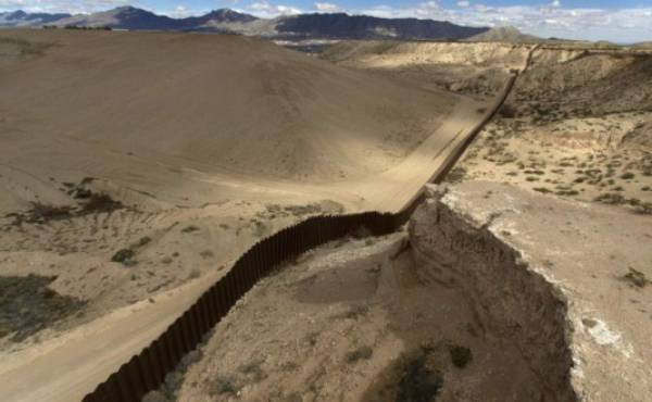 EE.UU. lanza la convocatoria para construir muro con México