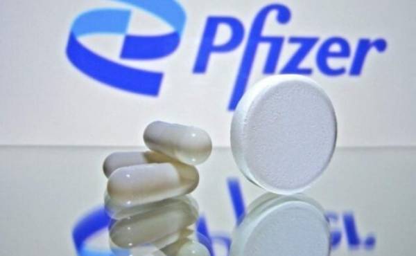 A principios de noviembre, Pfizer indicó que su antiviral oral PF-07321332 tenía una eficacia del 89% para prevenir una hospitalización o deceso entre los adultos. FOTO: AFP