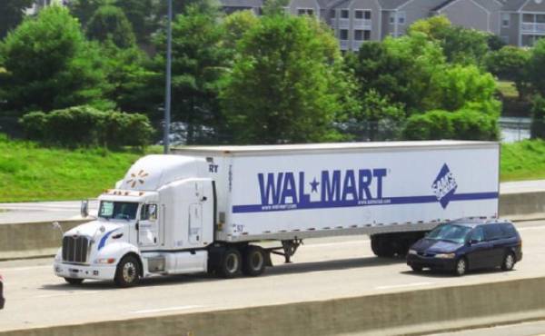 Enfrentándose a Amazon, Walmart ha demostrado que quiere avanzar en el comercio en línea, un modelo de negocio prioritario para la marca, igual que las tiendas de proximidad. (Foto: Archivo).