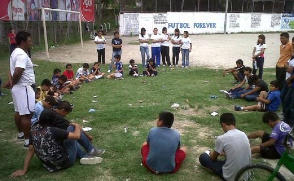 El Salvador: hoy, call conference entre Francisco y joven de La Campanera