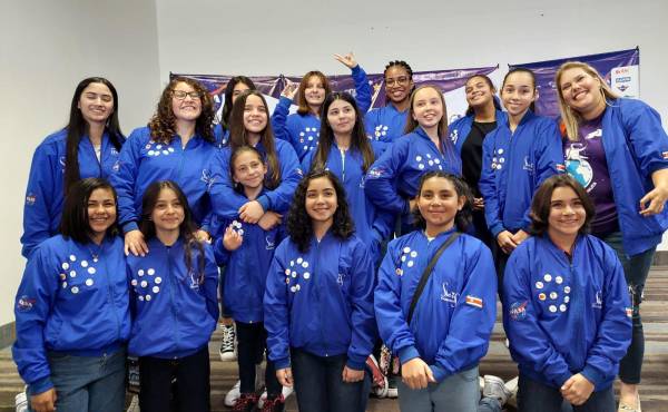16 niñas de Costa Rica viajarán al Space Center de la NASA