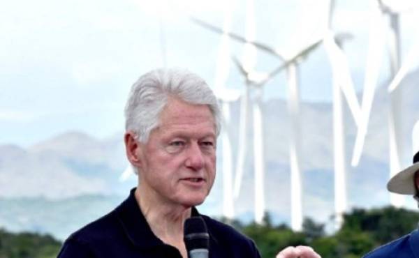 Bill Clinton inaugura en Panamá el mayor parque eólico del Istmo