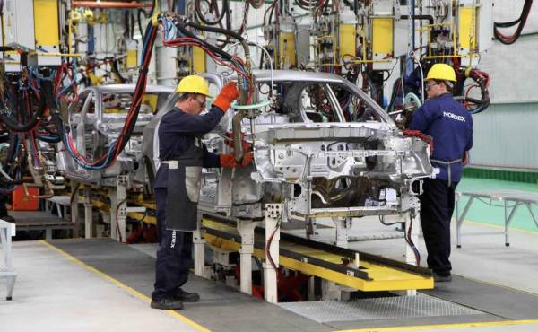 EEUU pide a México revisar posibles violaciones de derechos laborales en industria automotriz
