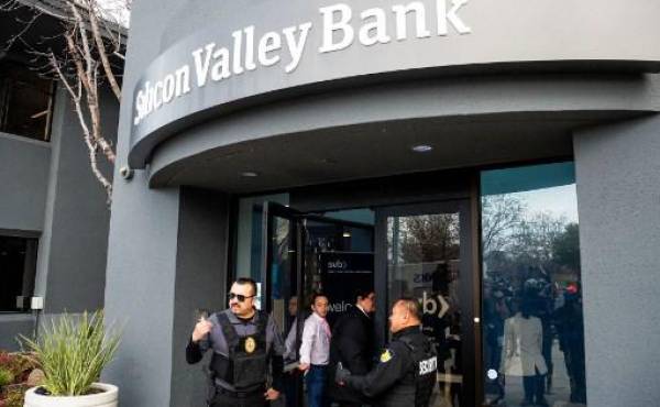 Reserva Federal investigará la supervisión del quebrado banco SVB