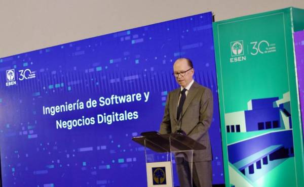 <i>FOTO Ricardo Poma, presidente de Grupo Poma y rector de la Escuela Superior de Economía y Negocios (ESEN).</i>