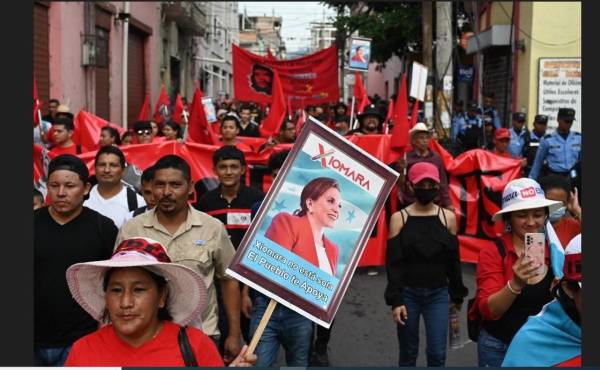 Presidenta hondureña pide con una marcha que el Congreso nombre fiscales anticorrpución