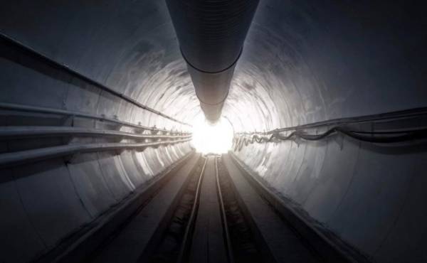 Elon Musk inaugura el primer túnel para su Hyperloop