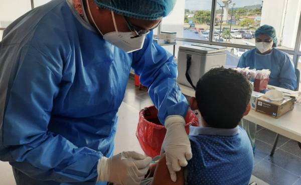 Panamá iniciará a vacunar contra COVID-19 a niños de 6 meses a 4 años