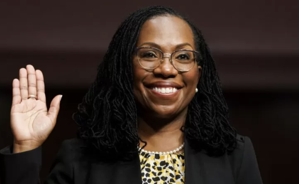 Ketanji Brown Jackson: Quién es la primera mujer afroamericana en llegar a la Corte Suprema de EEUU