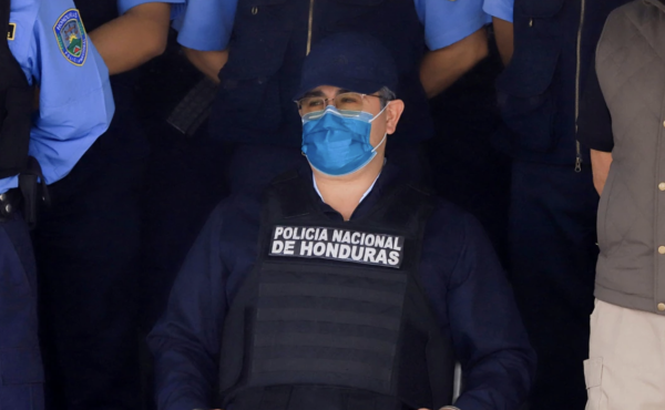 Honduras: Posponen la hora de extradición de Juan Orlando Hernández a EEUU