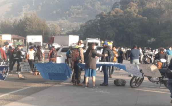 Guatemala: Salubristas protestan y realizan bloqueos en carreteras para pedir mejoras laborales
