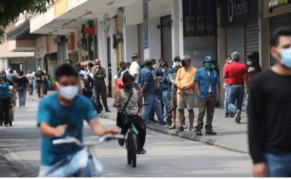Autoridades de Salud de Guatemala ubican a 71 municipios en alerta roja por COVID-19  