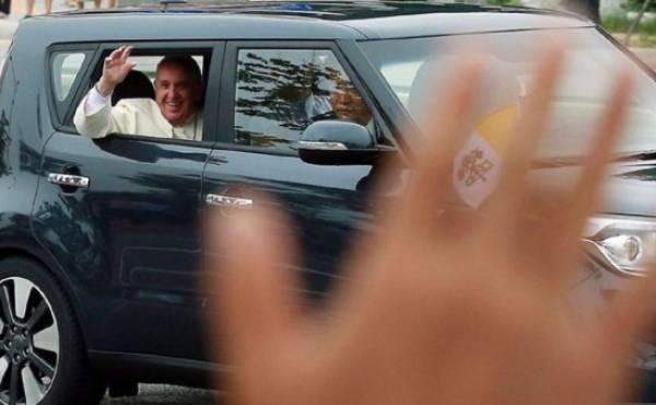 El Papa pidió el auto más económico y popular para moverse en Corea. (Foto: Agencias9