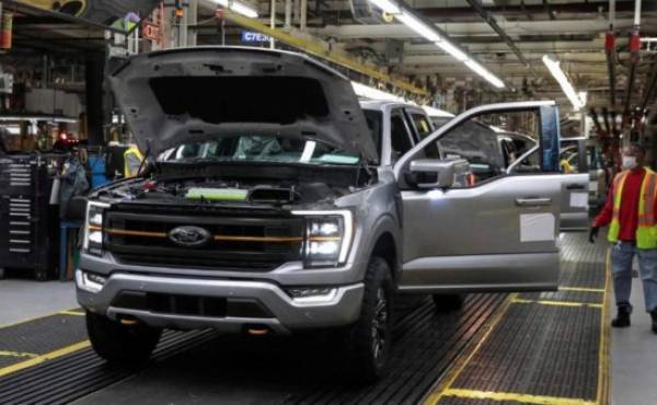 Ford frena su producción en Norteamérica por la escasez de chips
