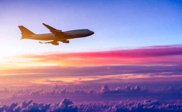 IATA pide acabar con las barreras a los viajes con la covid-19 en retroceso
