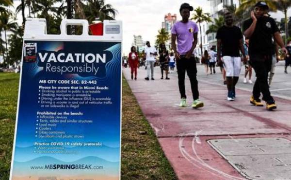 Residentes de Miami Beach, sitiados por el frenesí de una invasión turista
