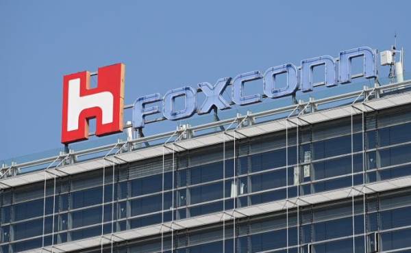 El fabricante de iPhone Foxconn busca restablecer producción tras protestas