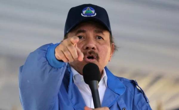 Ortega arremete contra Argentina por retener avión venezolano a pedido de EEUU