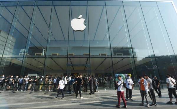 China confina la zona alrededor de la mayor fábrica mundial de teléfonos iPhone