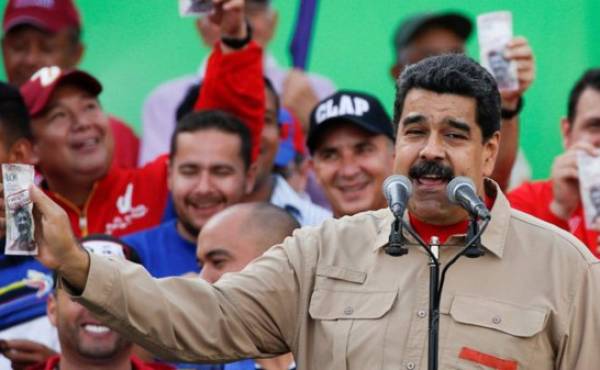 Maduro responsabiliza a EEUU por 'ataques' a la moneda venezolana